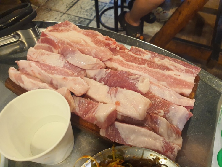 광부 애환이 담긴 폐광촌 소울 푸드 매운 양푼 갈비찜, 돼지고기 삼겹살 목살 구공탄구이 강원 정선 고깃집 맛집