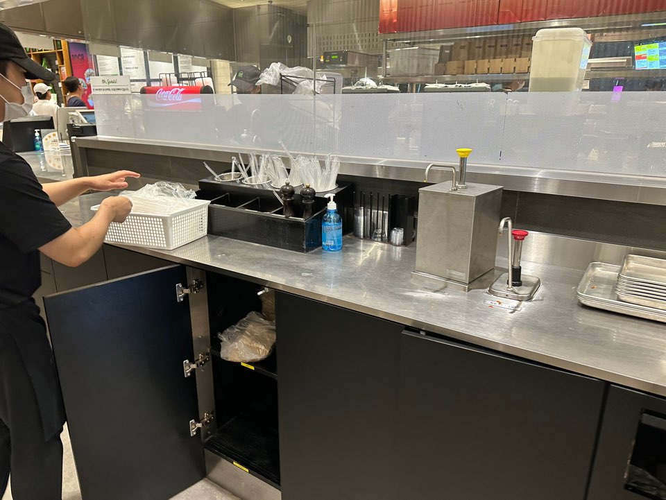 케찹, 빨대 등등