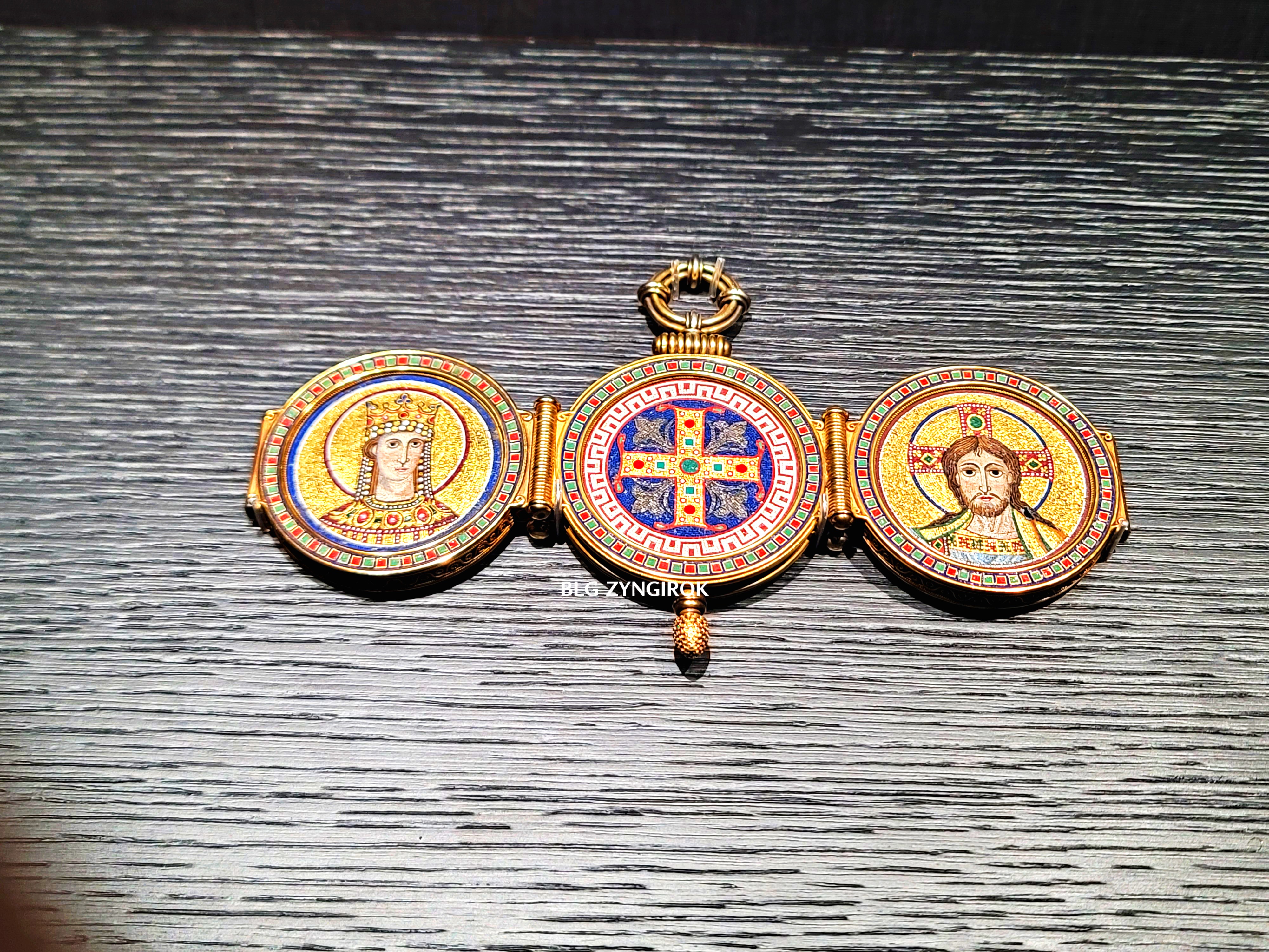 롯데타워 - 롯데뮤지엄 고혹의 보석 매혹의 시간 - 17에서 18세기 전시품 모습이다.