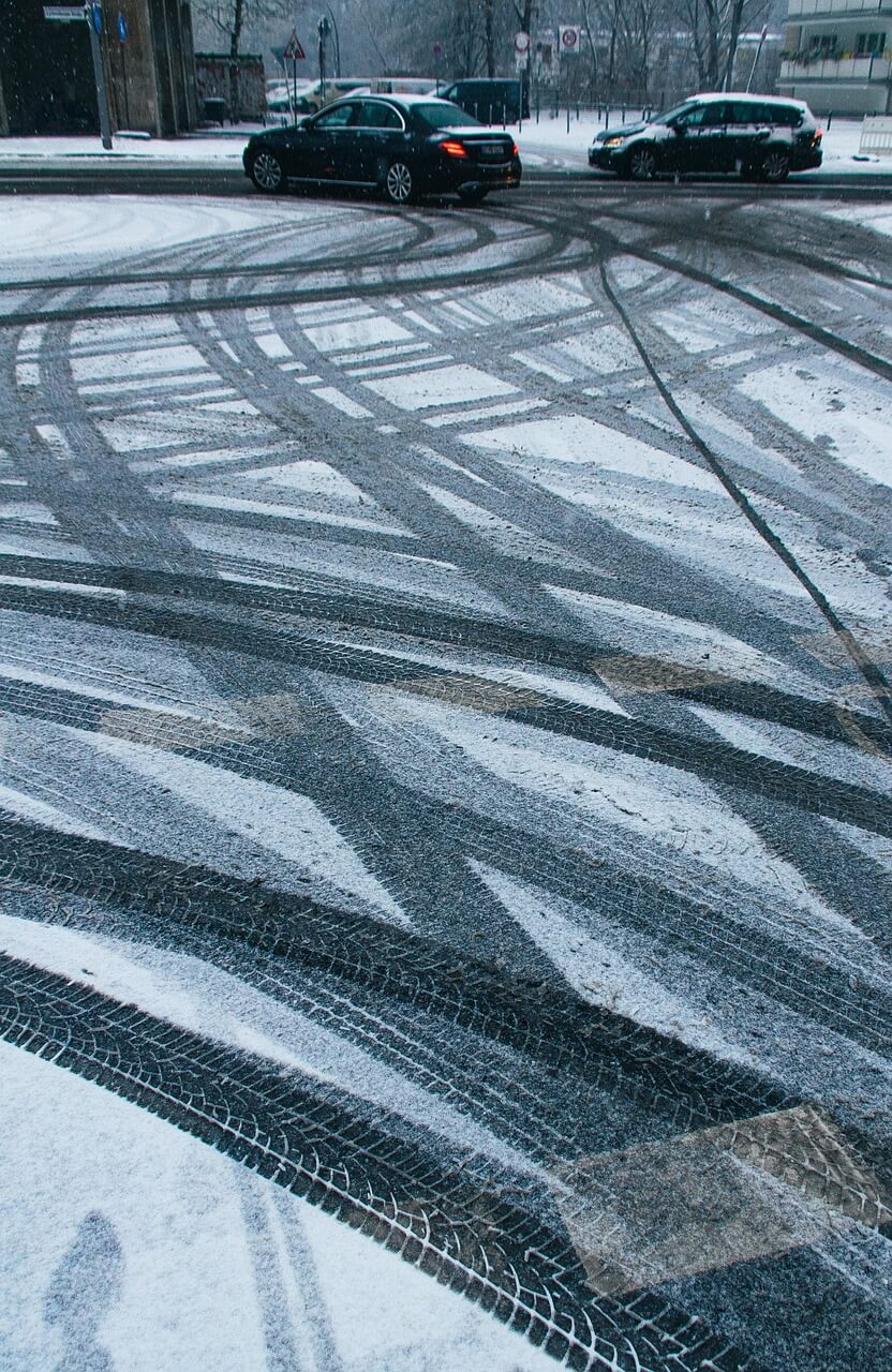 겨울철 타이어 공기압&amp;#44; 이렇게만 하면 사고&amp;#44; 비용 둘 다 잡습니다.