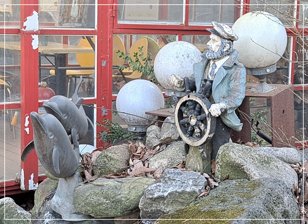 선장-돌고래-모형