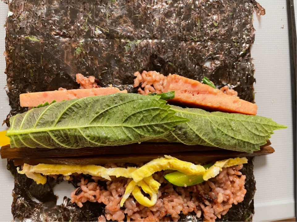 김밥 재료 넣은 사진 