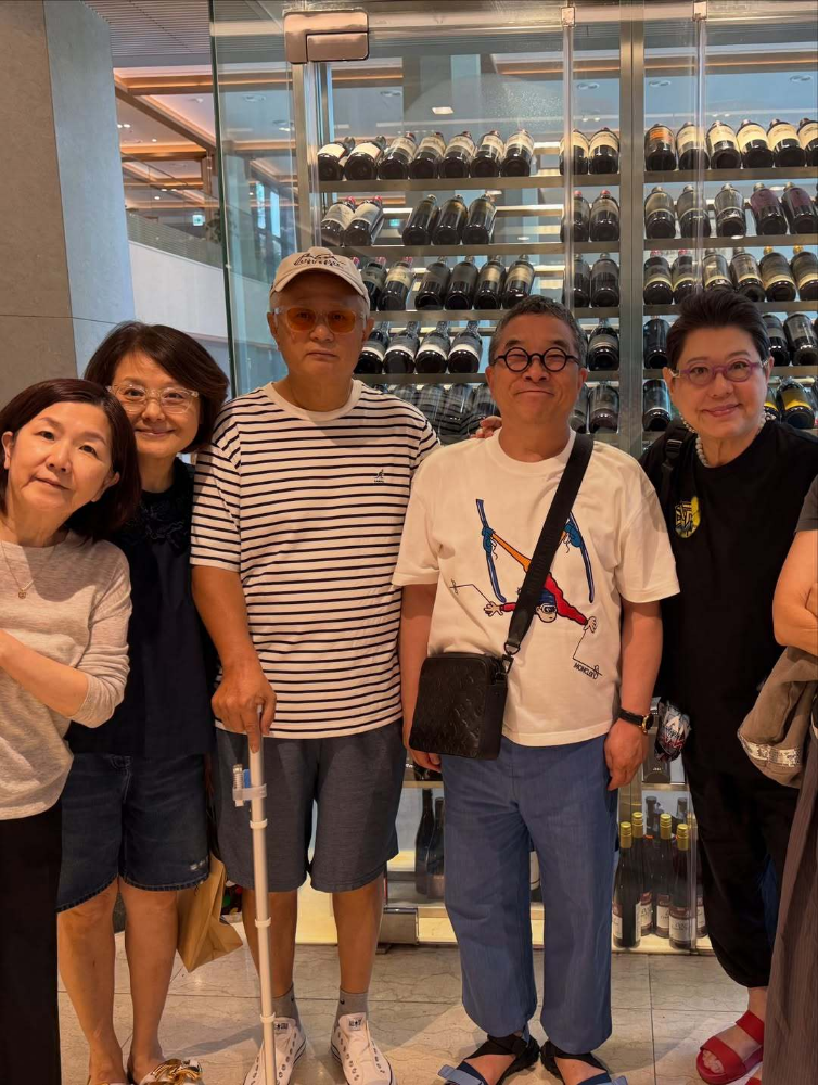 송승환 시각장애 지팡이, 직접 고안한 라이트 부착 지팡이 근황 참고 이미지 2