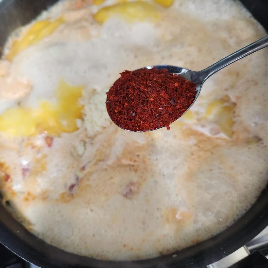 얼큰 국물 매운 파스타