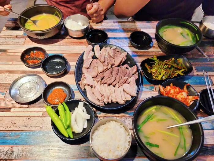 6시내고향 부산 부평 깡통시장 전국 택배 돼지국밥 맛집