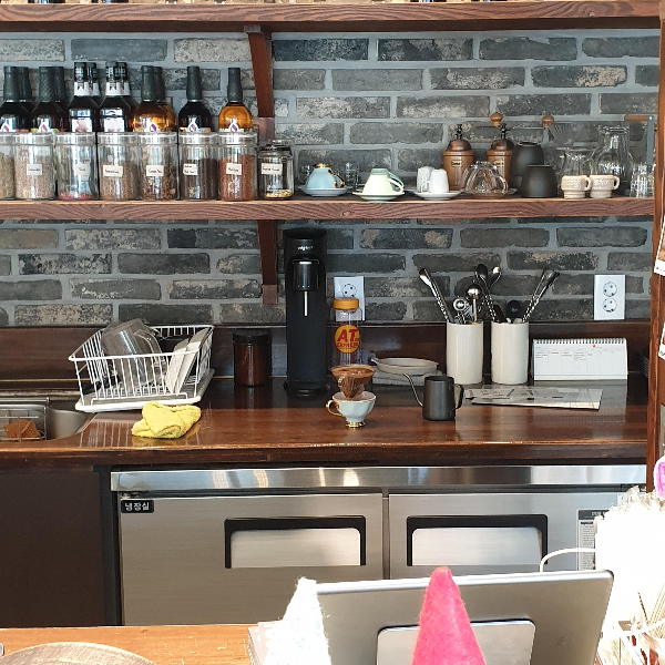 헤이리 예술 마을 카페: 카페 빅 핸드 (Cafe Big Hand)_핸드 드립 공간