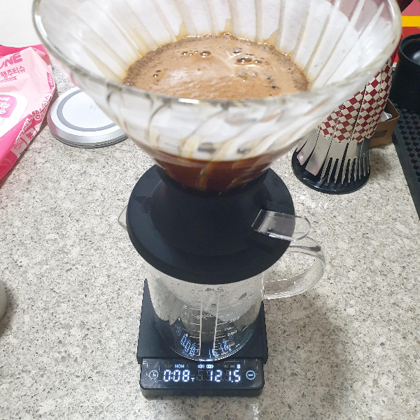 하리오 스위치를 이용한 침지식 레시피 Feat.아브라함커피_1차 Pour