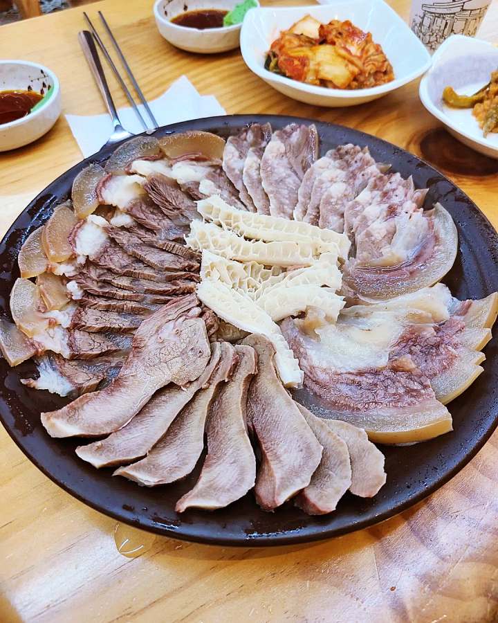 영천 식당 소머리곰탕 37년 전통 노포 곰탕 수육 엄마는 슈퍼우먼 맛집 추천