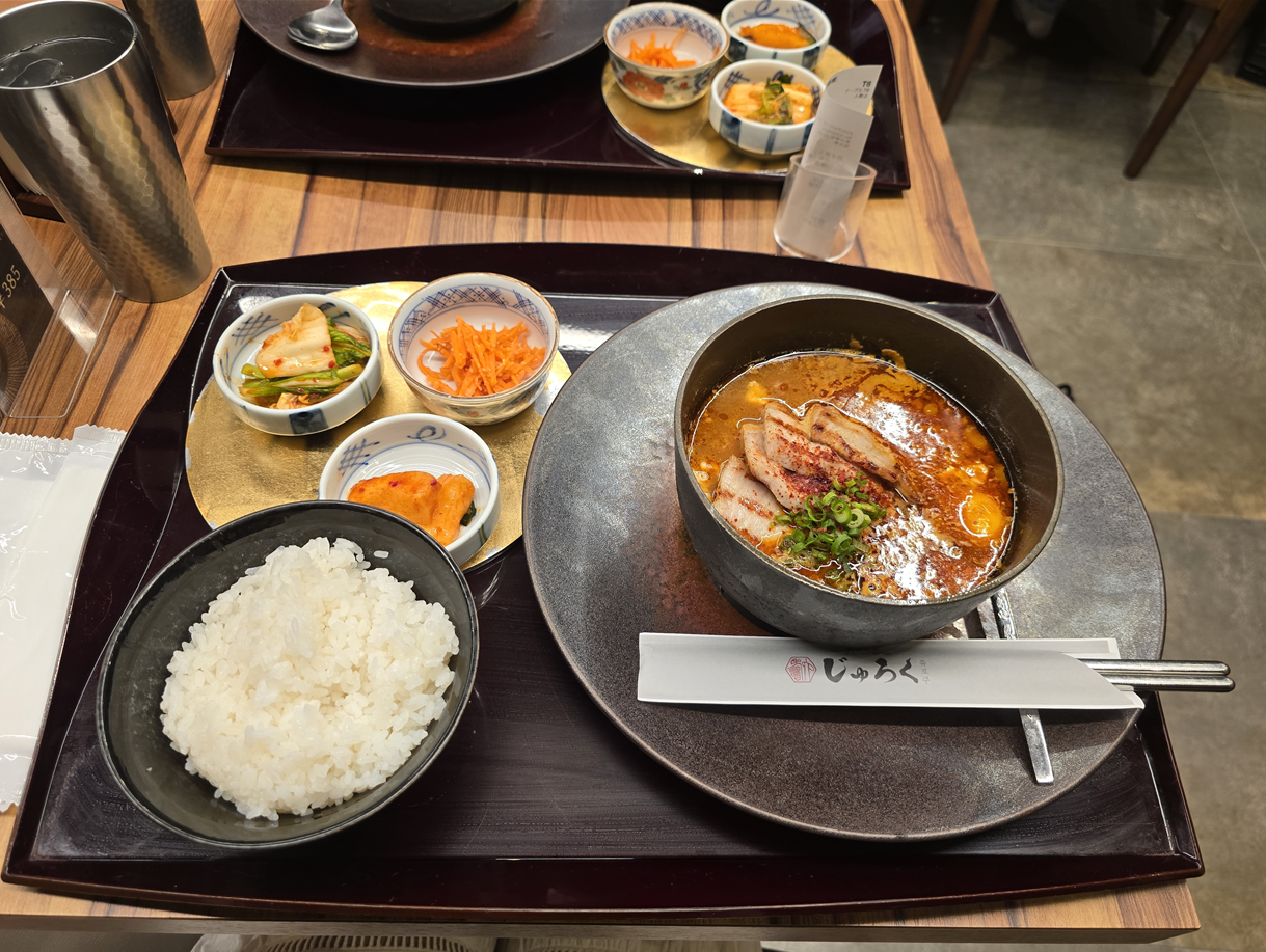 우메다 순두부찌개 전문점 쥬로쿠 - 돼지고기 순두부