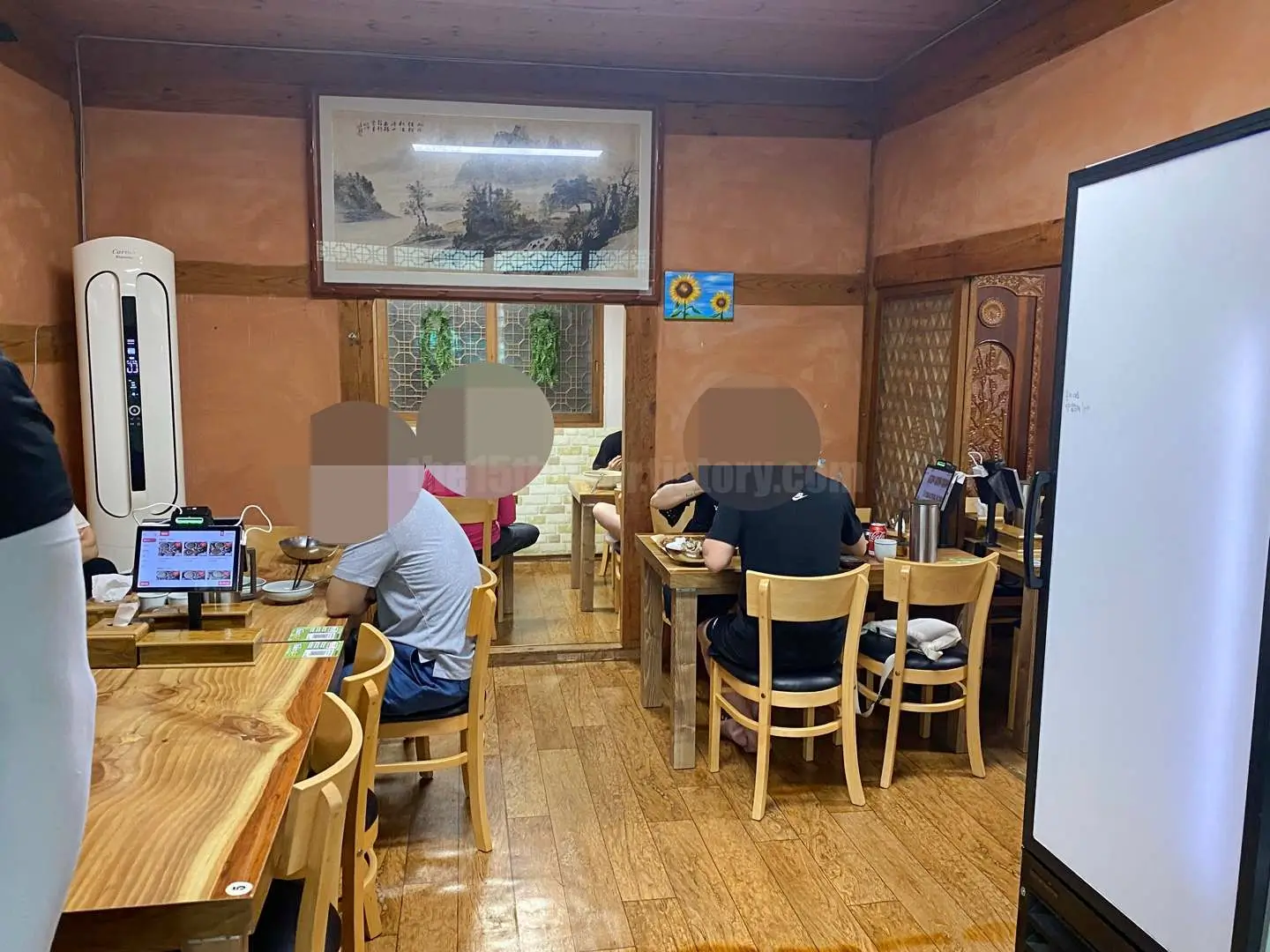 경북 경주 '기와집해물칼국수' (내부)