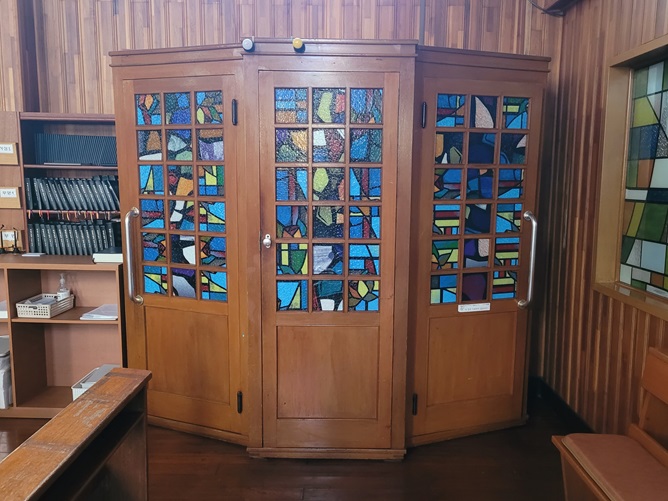 상주 서문동성당 고해소