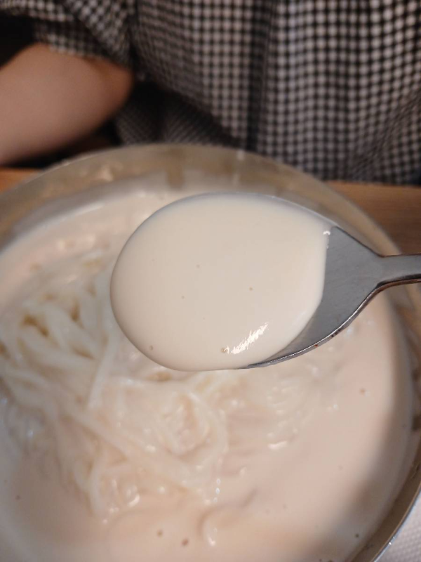 서민준 밀밭 콩국 한숟갈