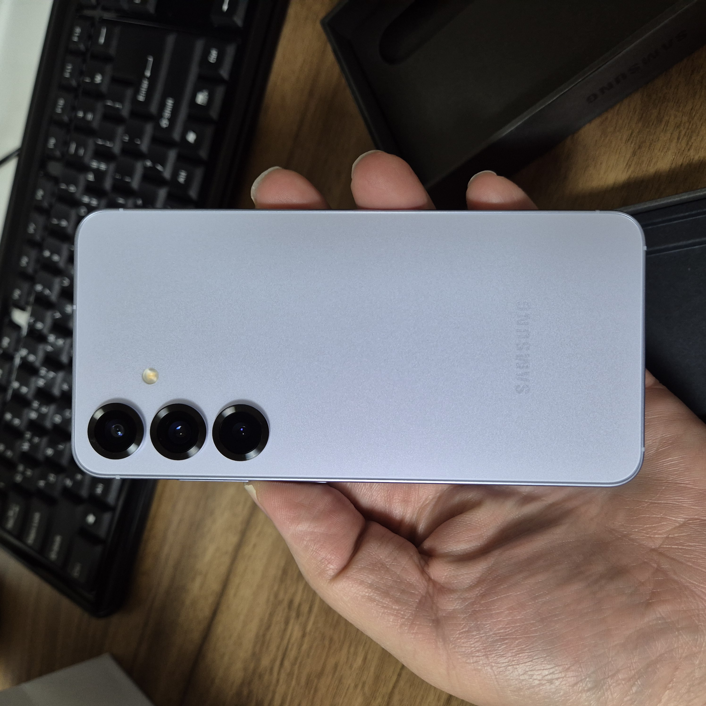 갤럭시 S25 아이스블루 카메라 디자인