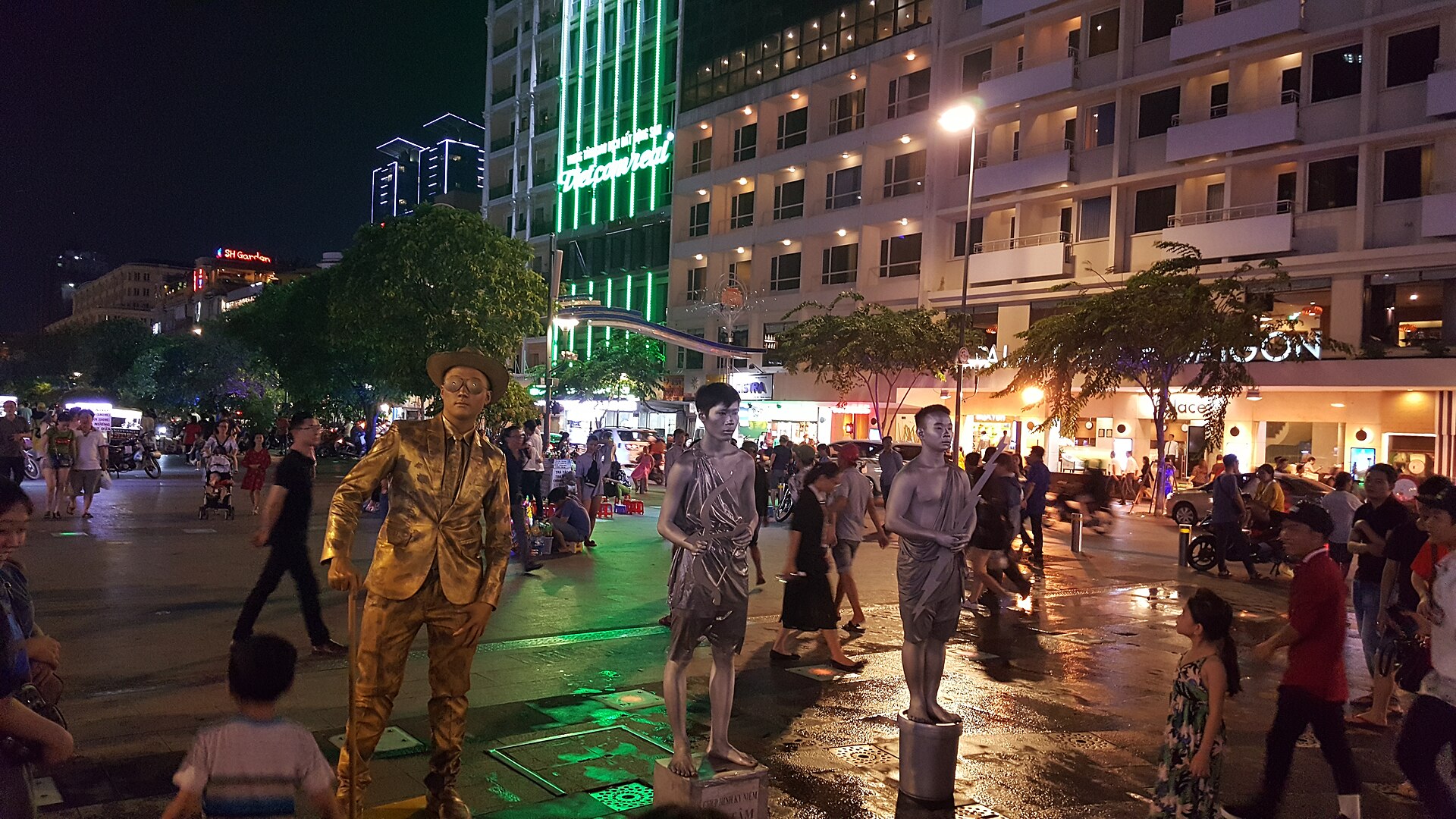 응우옌후에 보행거리 밤 풍경, 2018-04-13 촬영