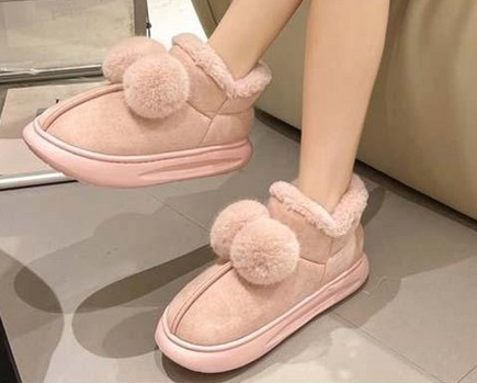 겨울 여행 시 필수 아이템 털 부츠