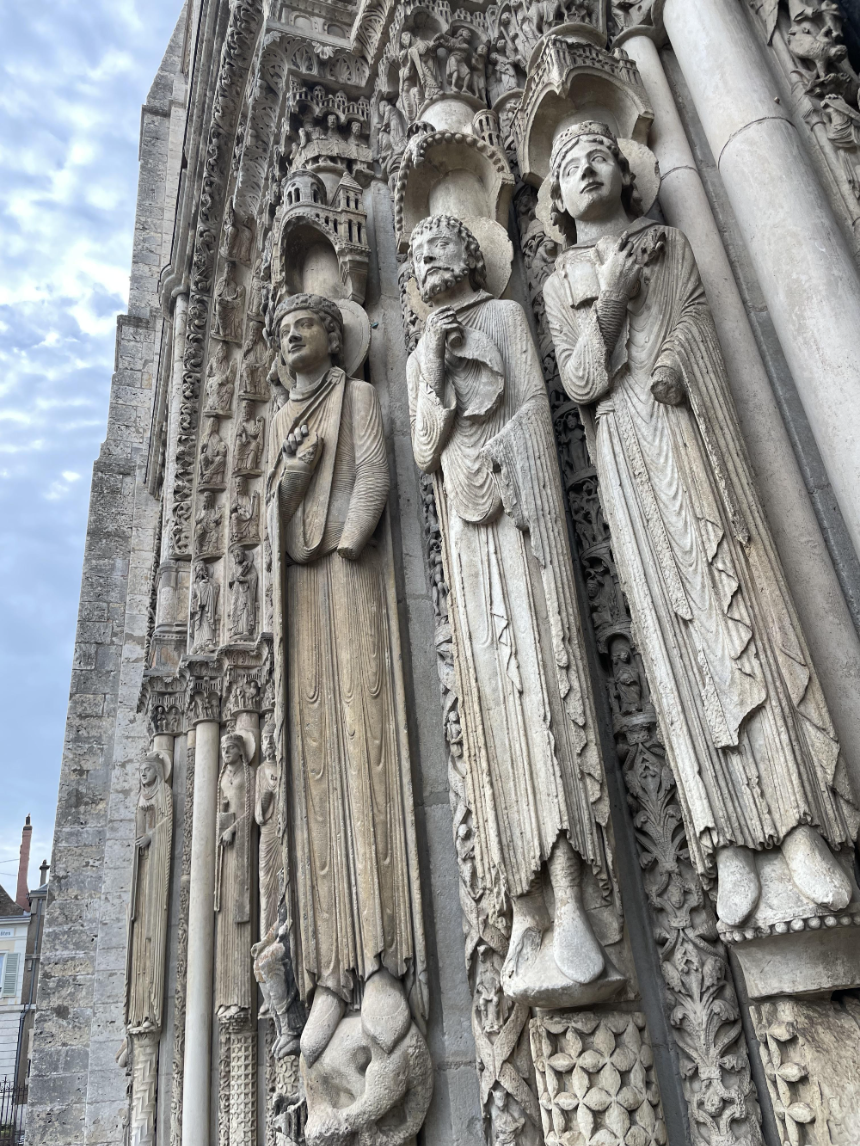 샤르트르 대성당은 고딕양식의 대명사