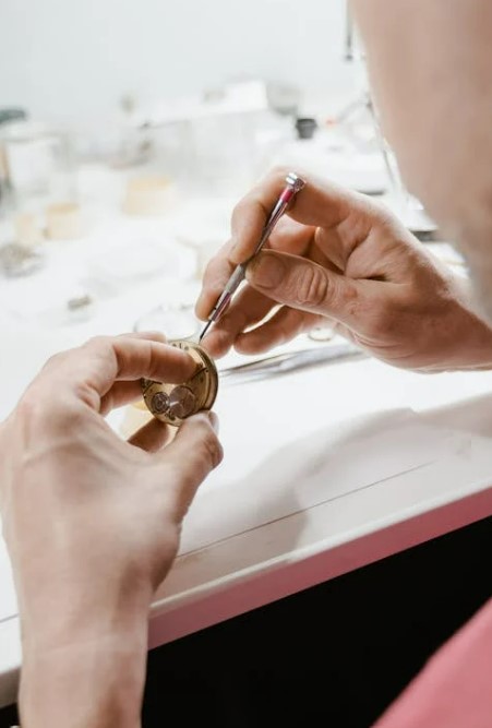 롤렉스 시계 수리 비용 완전정리 (2025년 최신)