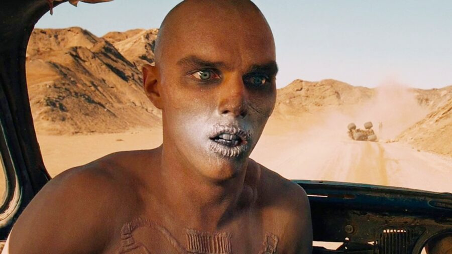 매드 맥스에서의 니콜라스 홀드의 스틸컷