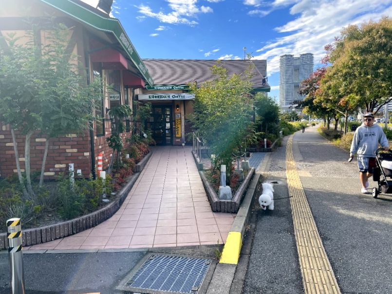 Komeda's Coffee 출입구