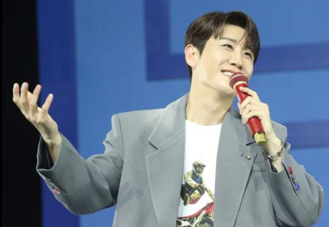 가수 영탁 관련 사진