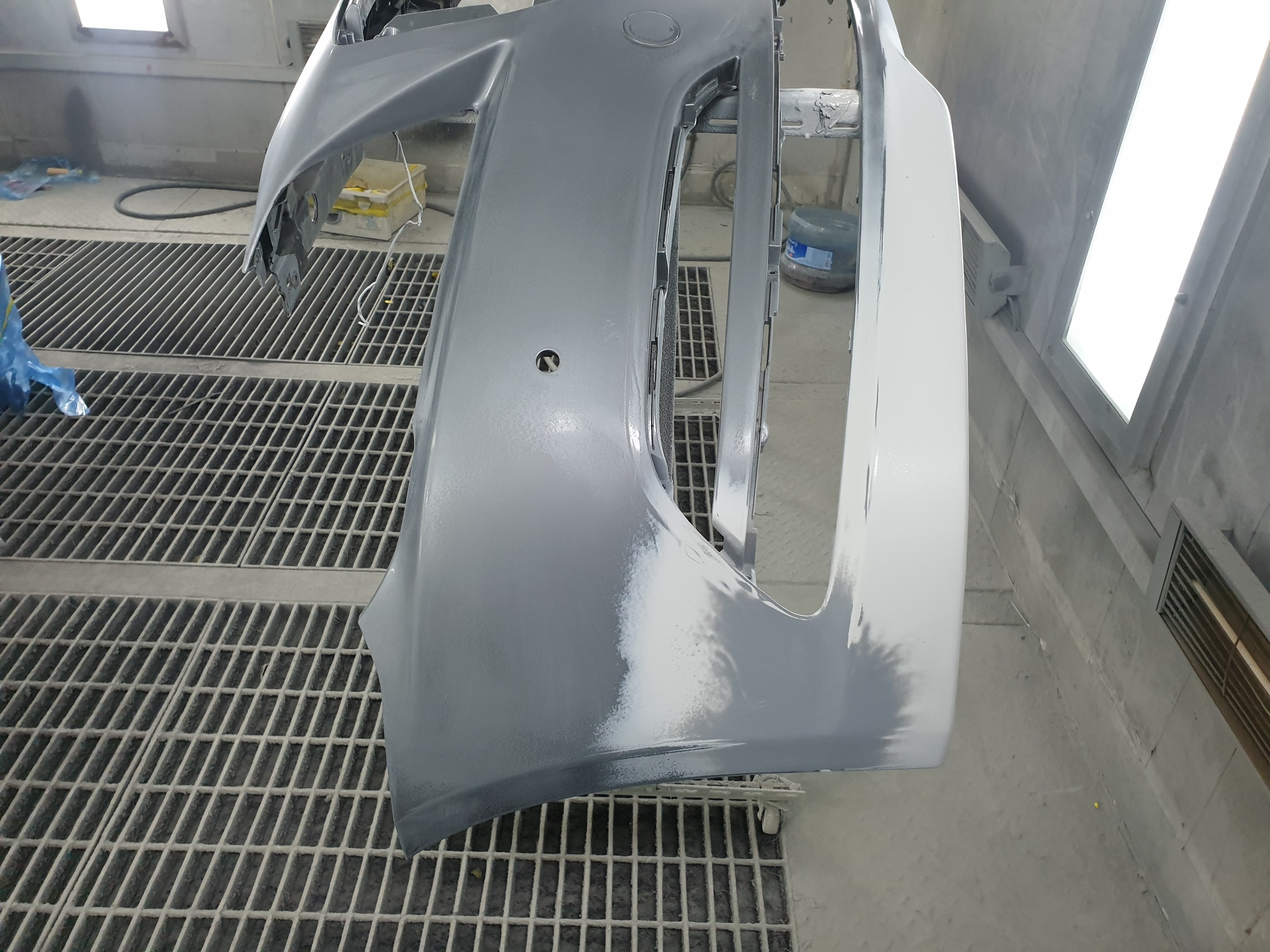 앞 범퍼 서페이서 도포