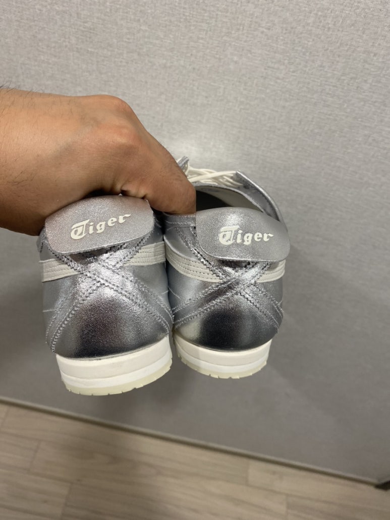오니츠카타이거 1183B955_020 실버 / ONITSUKA TIGER 멕시코 66 SD 1183B955_020MEXICO 66 SD SILVER:
