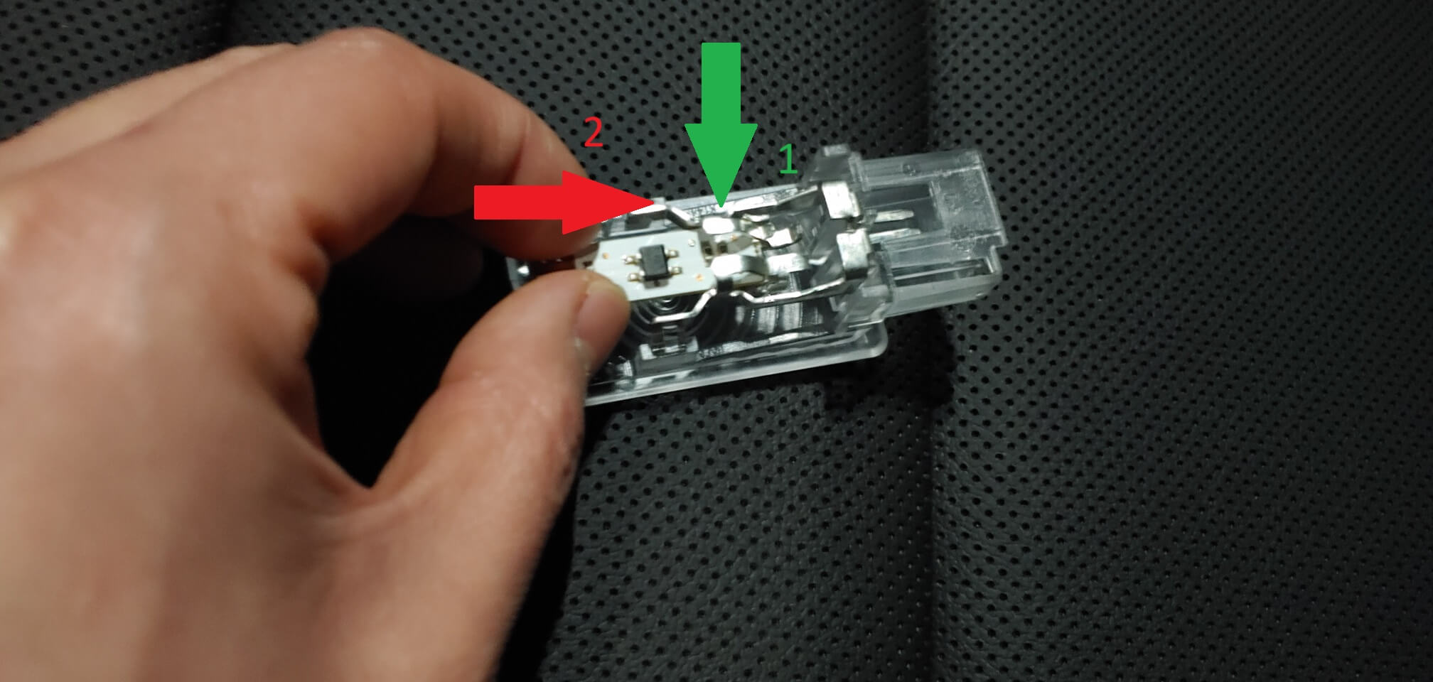 실제 차주가 알려주는 쉐보레 트랙스 크로스오버 - LED 실내등(전등) 교체하기