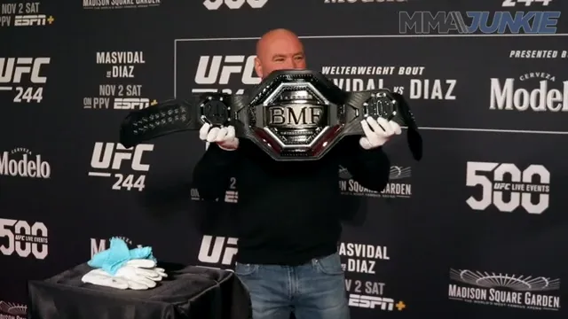 UFC BMF 벨트 탄생 - 데이나 화이트 대표의 모습