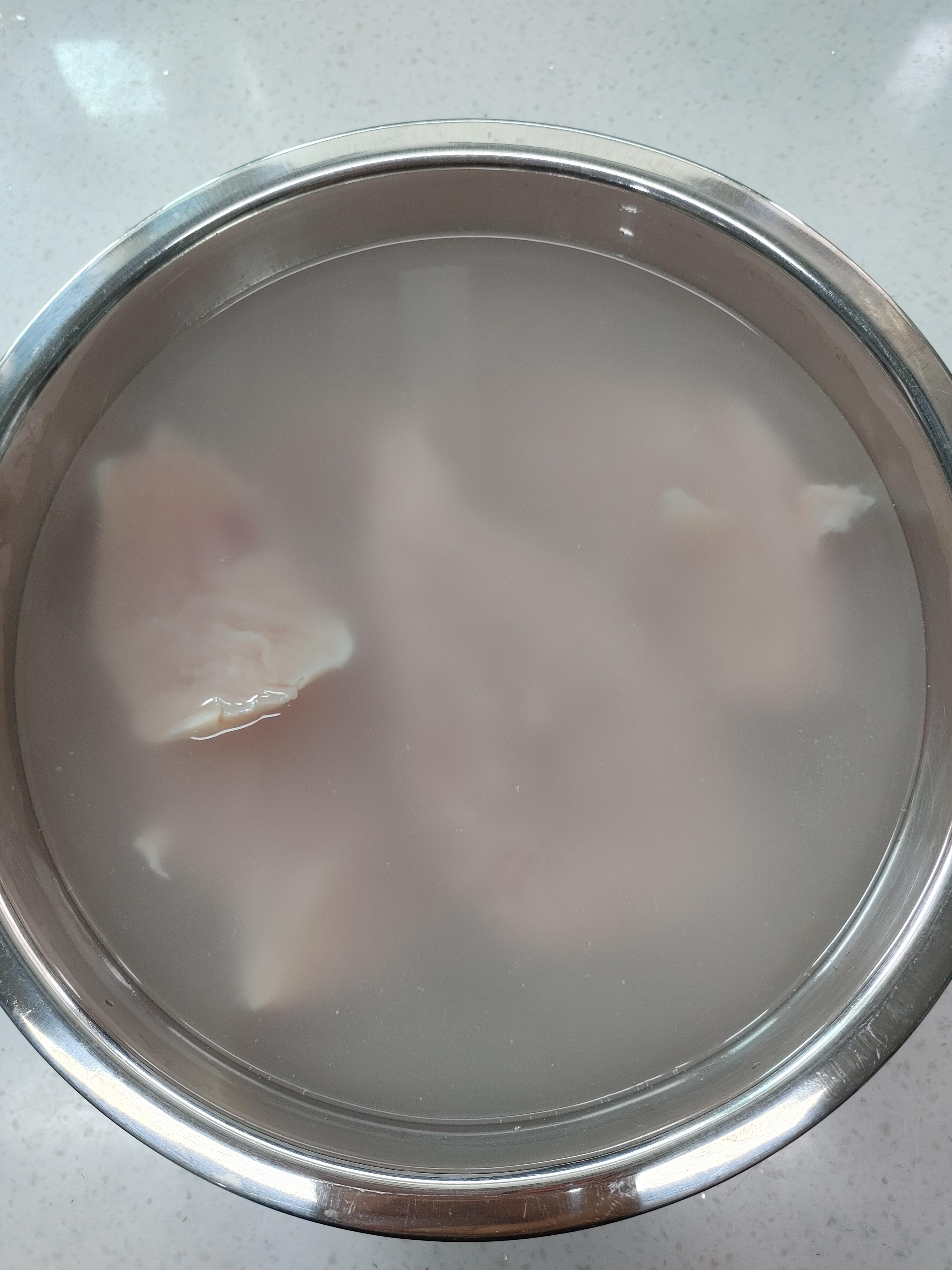 쌀뜬물에-담궈둔-닭가슴살