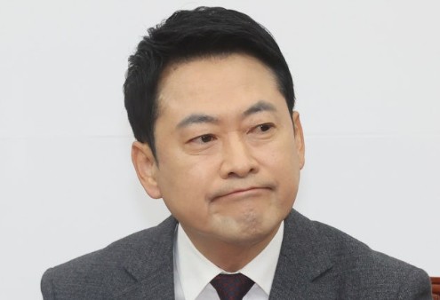 장동혁 대표 최고의 입장, &lsquo;한동훈의 입&rsquo;에서 &lsquo;당의 중심&rsquo;으로 수석최고위원의 입성 의미