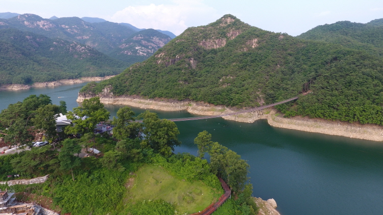 옥순봉 출렁다리