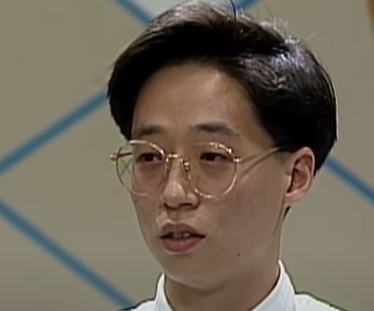 개그맨 활동 당시 유재석 사진입니다.