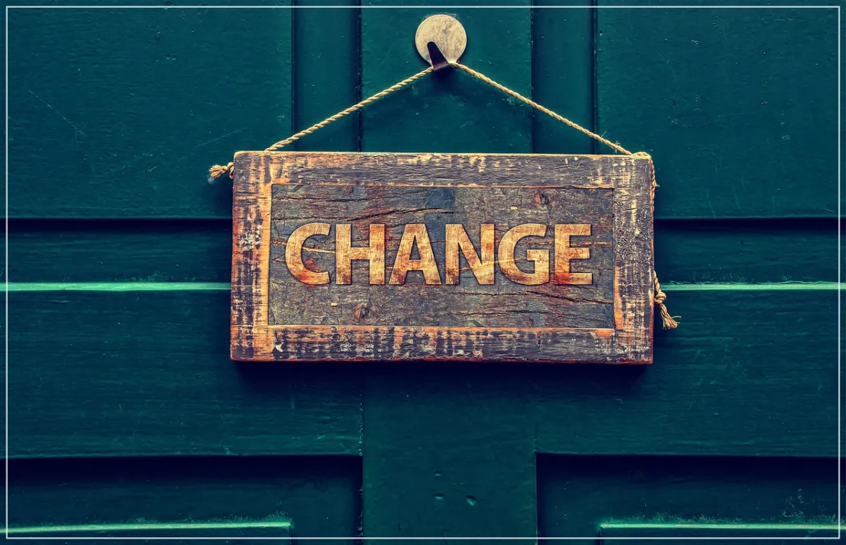 change-파란 문-판