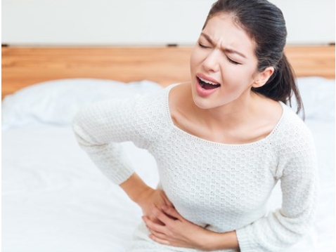 오른쪽 갈비뼈 아래 통증 원인