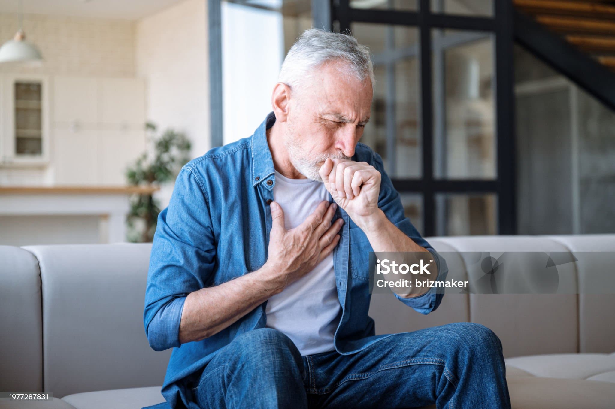 밤마다 목이 간질간질 하면서 기침이 나요