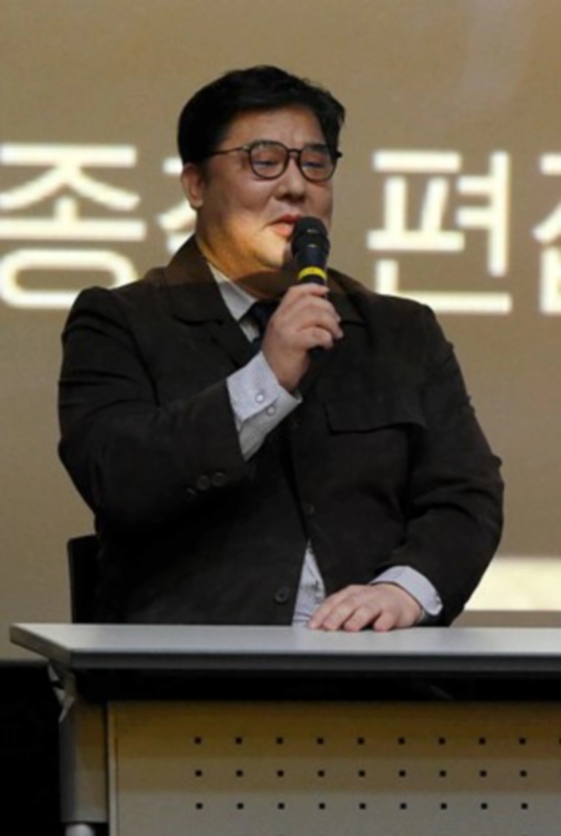 웅남이 평론가 이용철 한줄평 논란