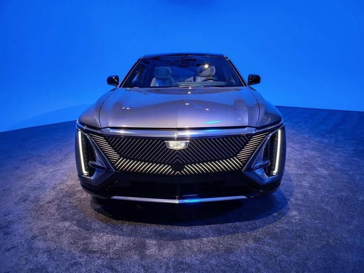 캐딜락 리릭 가격 인하 국내출시일 사전예약 실물사진 공개