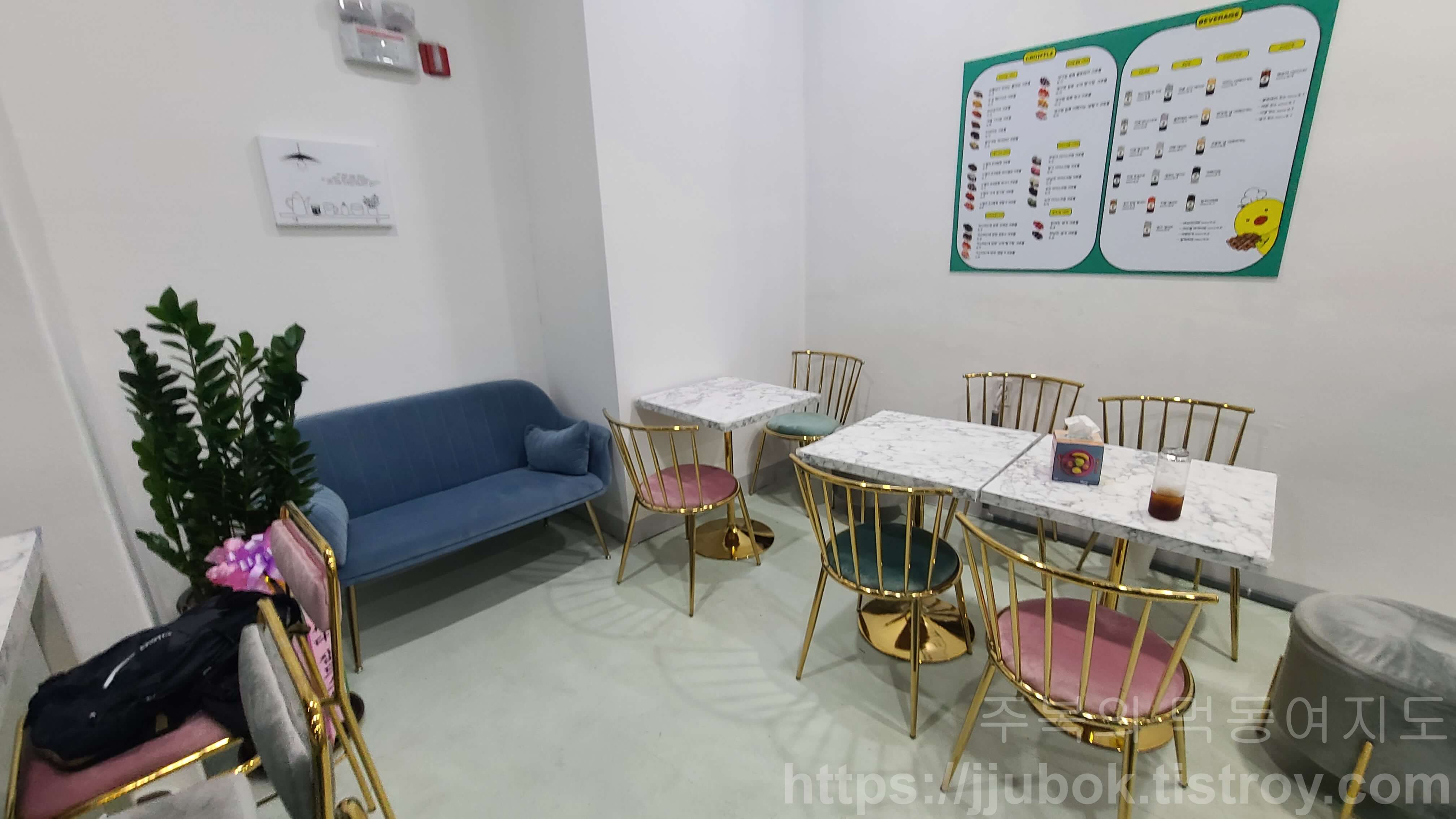 크로플덕-제물포점-내부