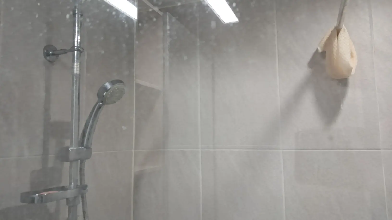 물때-욕실-부스