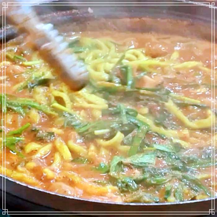 대전 송촌동 맛집 걸쭉한 추어 육수에 빠진 칼국수