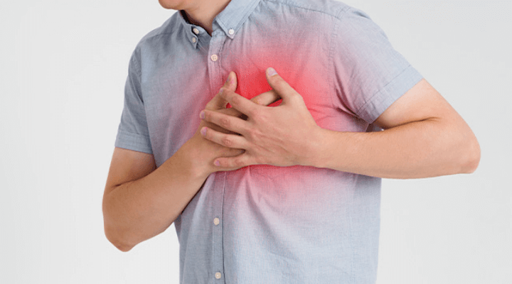 심장을-부여잡는-한남자-통증-부작용