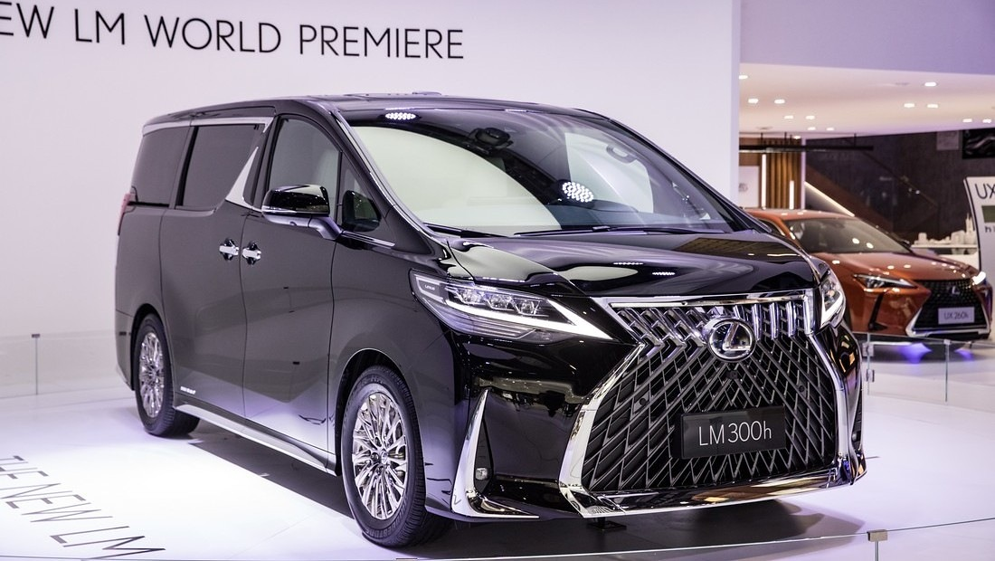 렉서스 LM