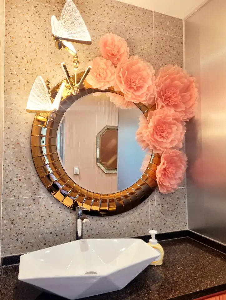 김포 라데아 카페: 깔끔한 감성과 야외 숲 정원의 편안함