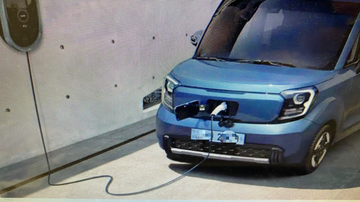 레이 전기차 충전 사진