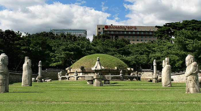 성종과 정현왕후의 능인 선릉