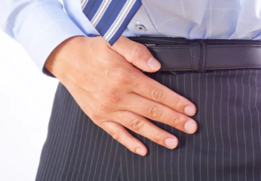 요의를 느끼는 남자