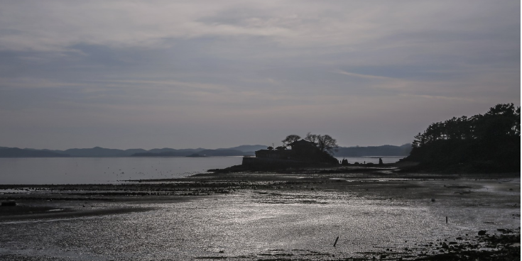 간월암 바다 갯벌 이미지