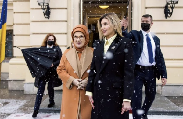 우크라이나 대통령 젤렌스키 부인 아내 올레나 나이 과거 직업