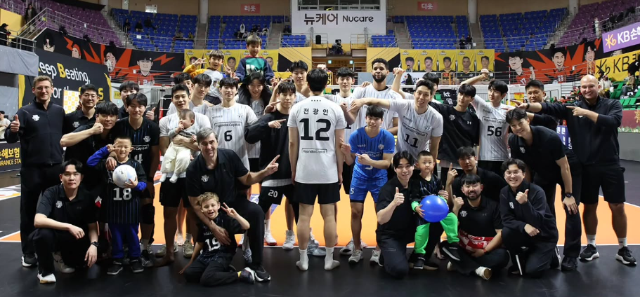 현대캐피탈 스카이워커스 배구단 단체 사진