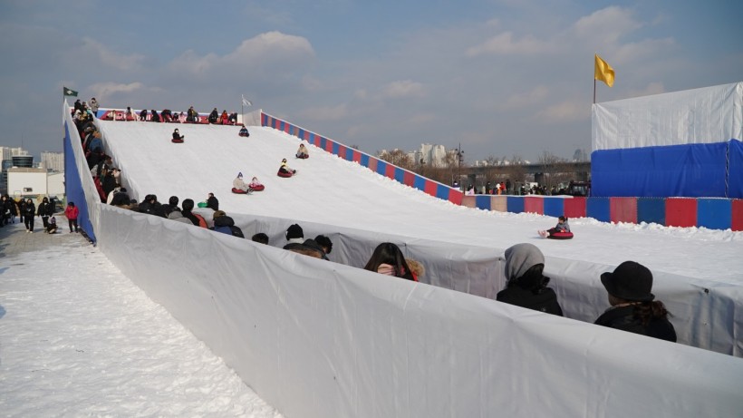 수도권 눈썰매장 추천 - 여의도 한강공원 눈썰매장
